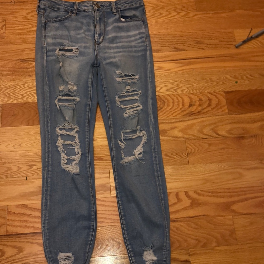 american eagle light wash blue ripped jeans